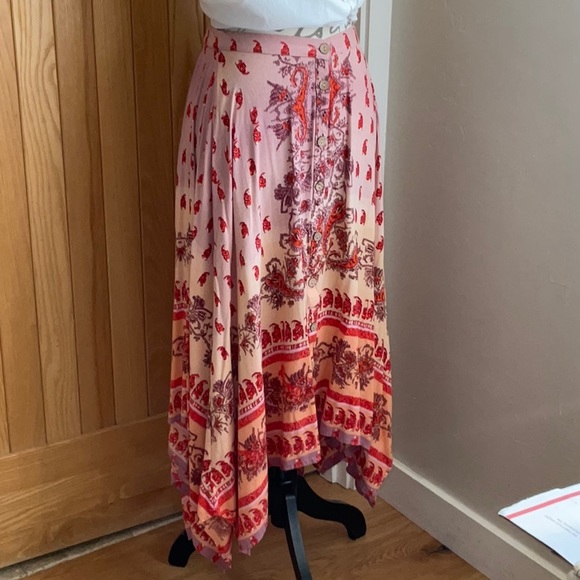 Angie, Long, Asymmetrical Hankercheif Skirt. Boho Chic! Small. Never been worn! - Picture 11 of 14